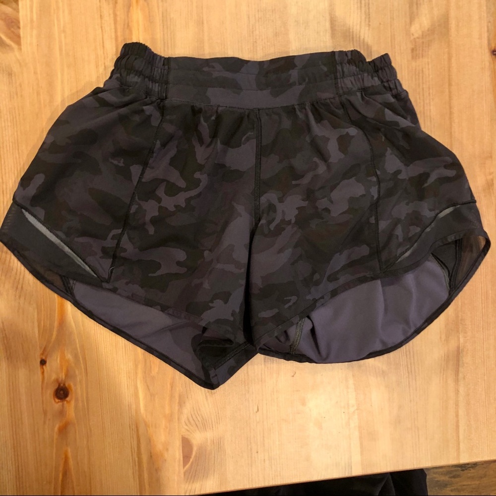 Lululemon Hotty Hot Short